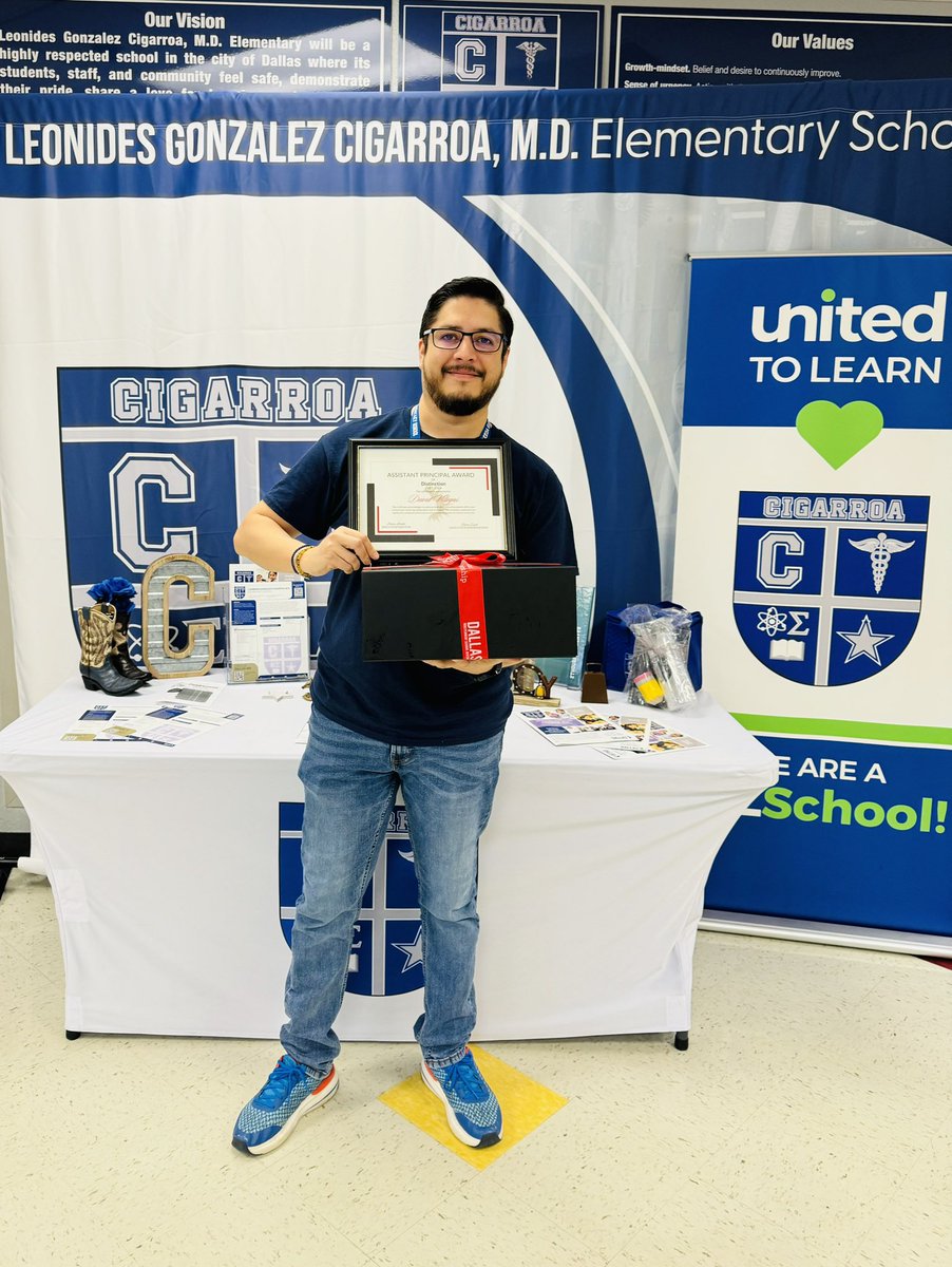 Big congrats to Mr. Villegas at Cigarroa ES for earning the title of Thomas Jefferson Vertical Team Distinguished Assistant Principal! With 17 years in DallasISD, 7 as AP, and nearly all of it in TJVT, we're thrilled to celebrate you, Mr. Villegas! 🎉 #DallasISD @cigarroacowboys