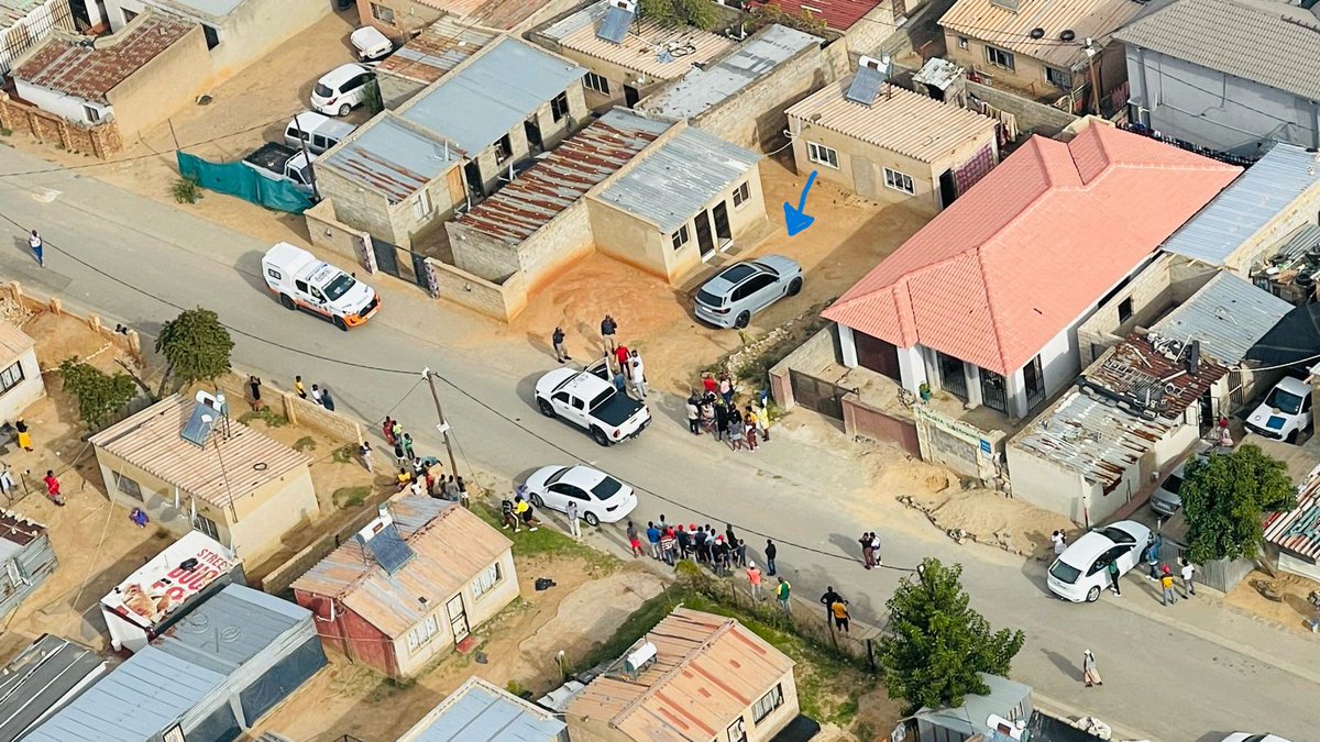 Tracker, Gauteng Traffic Airwing and JMPD recovered a stolen vehicle. @GTP_Traffstats @JoburgMPD @MARIUSBROODRYK @StolenVehicle