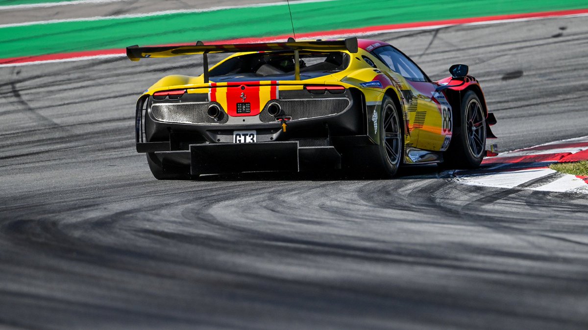 Ferrari Races tweet media