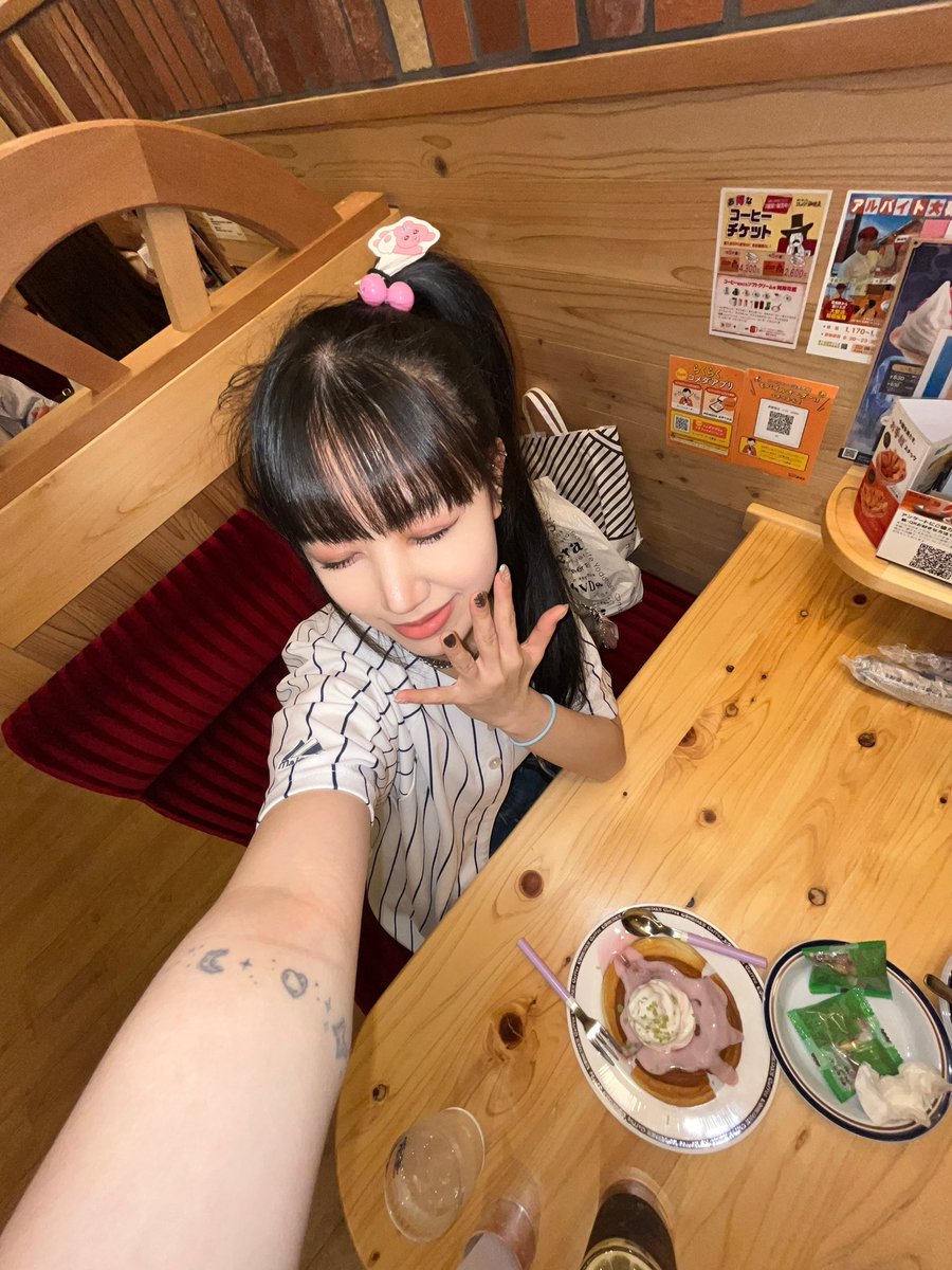 tzulingfiles's tweet photo. 📸 : bstage update (240415)

#ViV #비브 #TZULING #쯔링 https://t.co/5JDD0Z014C