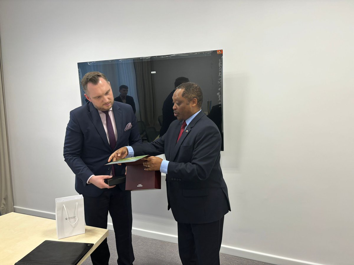 Today, Amb @ashyaka paid a courtesy call to Honourable @K_Wojnarowski undersecretary of State @MFIPR_GOV_PL. They exchanged on perspectives of Regional Economic dvpt In both countries and prospects of bilateral cooperation at LG level. @RwandaMFA @PolandMFA @RDBrwanda
