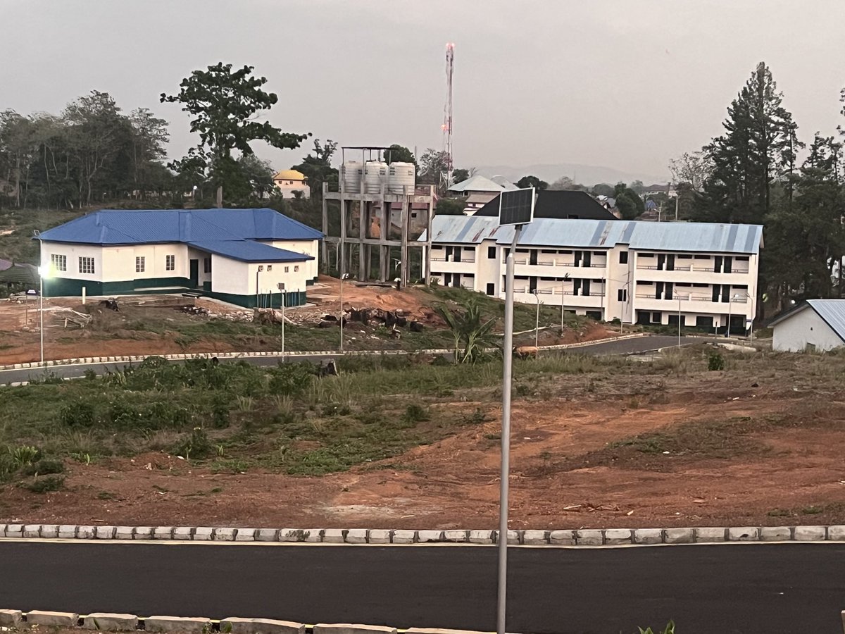 The brand new School of Midwifery in Kenema is nearly ready for commissioning. The school boasts of lecture halls, mannequin skills labs, male & female student hostels, resource center, staff quarters and their very own radio station. Thank you ⁦@PresidentBio⁩ We Move…