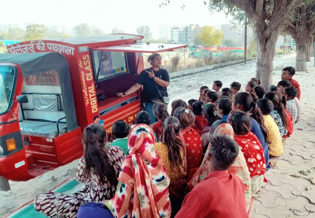 #Pathshala_on_Wheels empowers children with limited resources through continuous digital learning for better educational outcomes. 📚🙌
#educationmatters #childrights #communityengagement #positivechange #helpingothers #Challengers_Ki_Pathshala #Challengers_Ki_Pathshala #Team