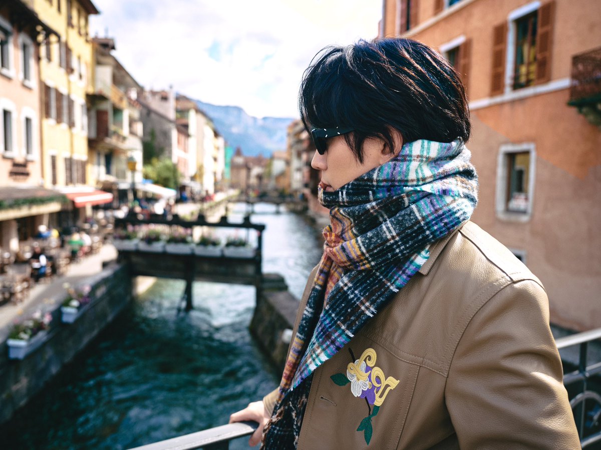 wenella_subs's tweet photo. /1 Apr 16 Zhu Yilong Studio: “Capture, experience, immerse. As long as there’s sunshine on the road ahead, the footsteps will be firm. Go wherever you want to go.”

#ZhuYilong #朱一龙 #朱一龍 https://t.co/aIVAzLkFCS