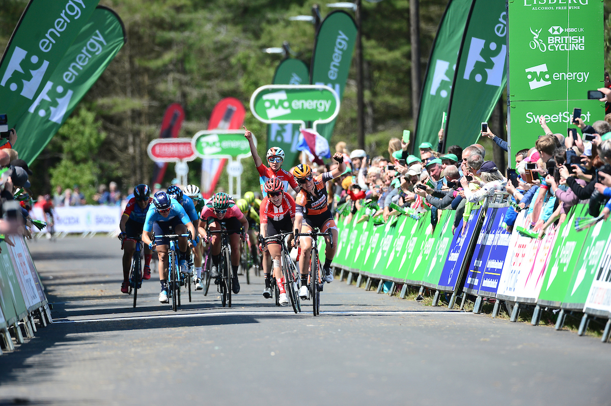 We're thrilled to see @BritishCycling announce that Wales will host two exhilarating stages of the Women's Tour of Britain this year! 🚴‍♀️🎉 📍 Welshpool Grand Départ on 6th June 📍 Wrexham finale on 7th June For full details, check out 👉 welshcycling.co.uk/news/welshpool…