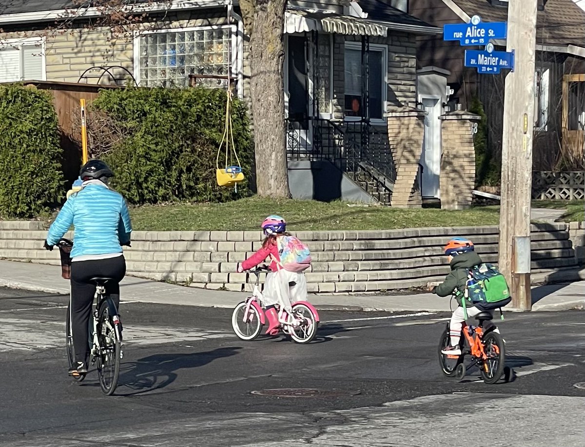 I just loved the sight of this happy family heading to school today. The frilly dress! The training wheels! #OttBike #bikelife @PlanteSteph613