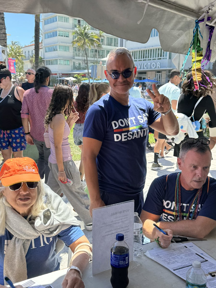 We had a very successful voter registration event at Miami Beach’s Pride 2024!🌈 We celebrated love, equality, and diversity by helping people protect their rights and freedom through voting. MD Public Education @MDDPEC rocked it!🫶 #ResistancePride #DemVoice1 #wtpBLUE