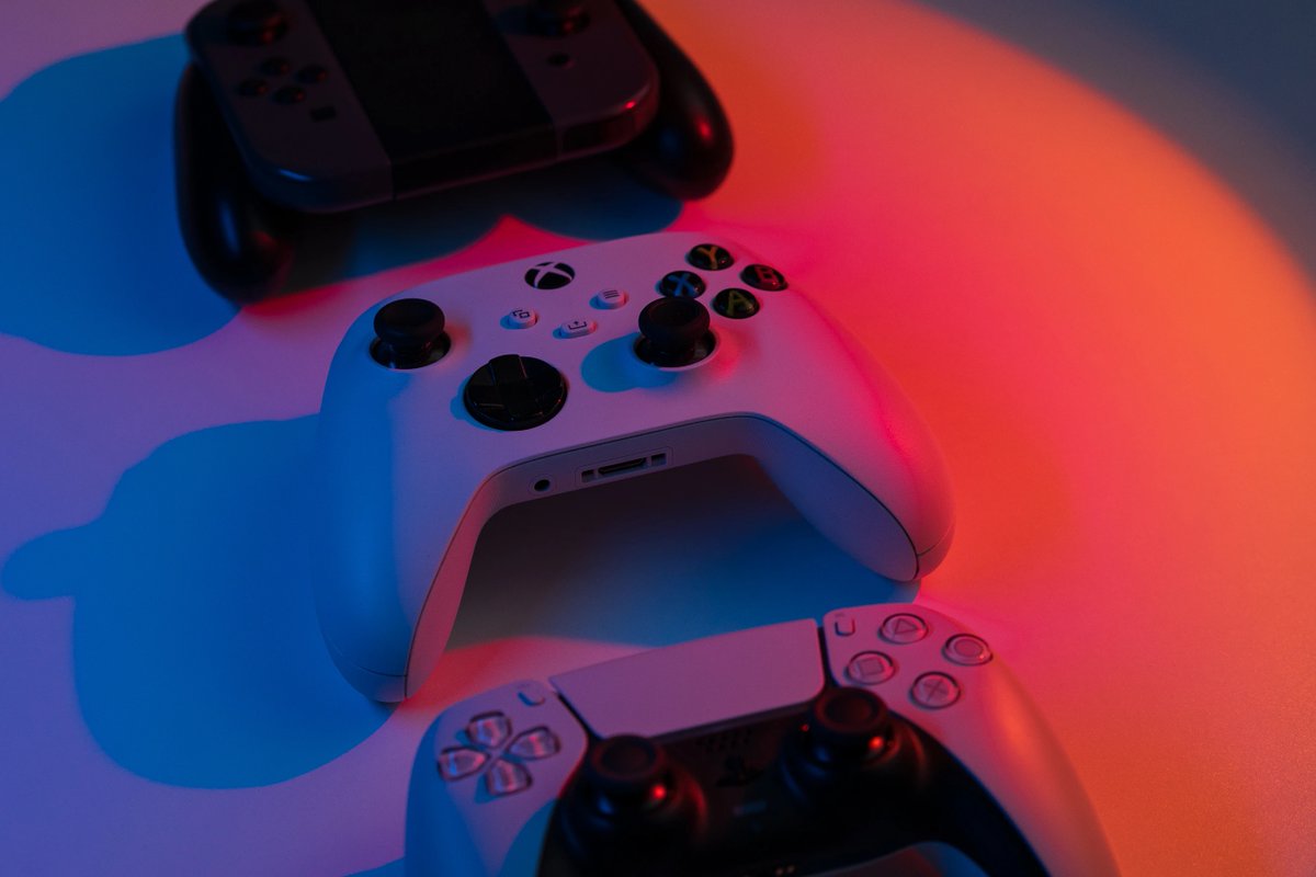 UK video game and interactive entertainment sector valued at £7.82 billion in 2023 Console hardware and digital software sales propped up the latest valuation from UK trade body Ukie gamedeveloper.com/business/uk-vi…