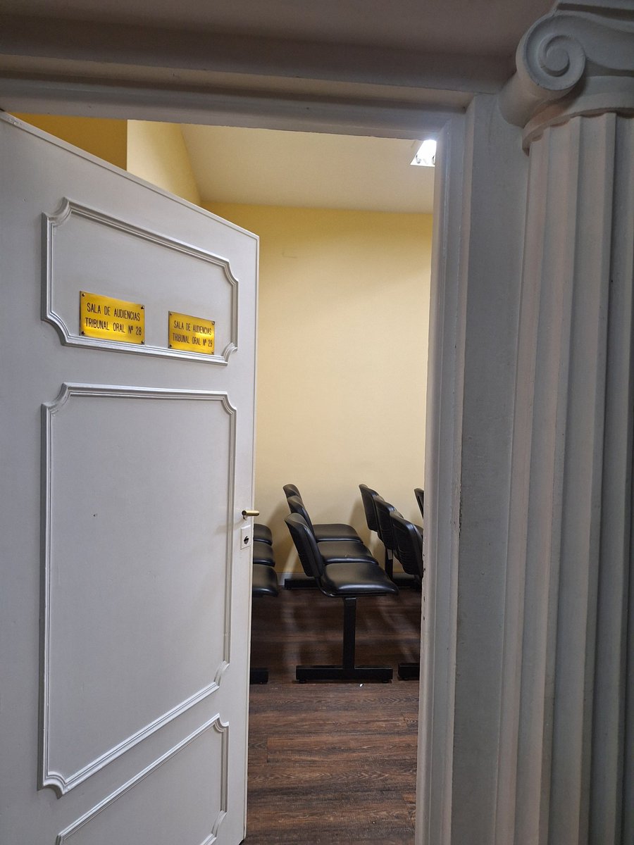 Hoy se realiza la 10° audiencia del juicio contra #Alperovich por los abusos sexuales denunciados en noviembre de 2019 por su sobrina y ex secretaria. Se espera el testimonio de David Mizrahi y Dante Losa, entre otros políticos tucumanos, que fueron cercanos al ex gobernador.