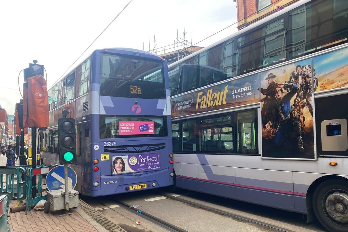 Busy street gridlocked with 15 buses after two smash into each other ⬇️ doncasterfreepress.co.uk/read-this/busy…
