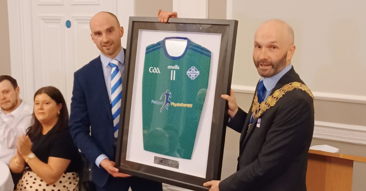 The Mayor of Kirklees welcomed players and members of Brothers Pearse GAA club to Huddersfield town hall to mark their 70th anniversary. Cllr Cahal Burke presented the club with a special certificate and awards to long serving members.