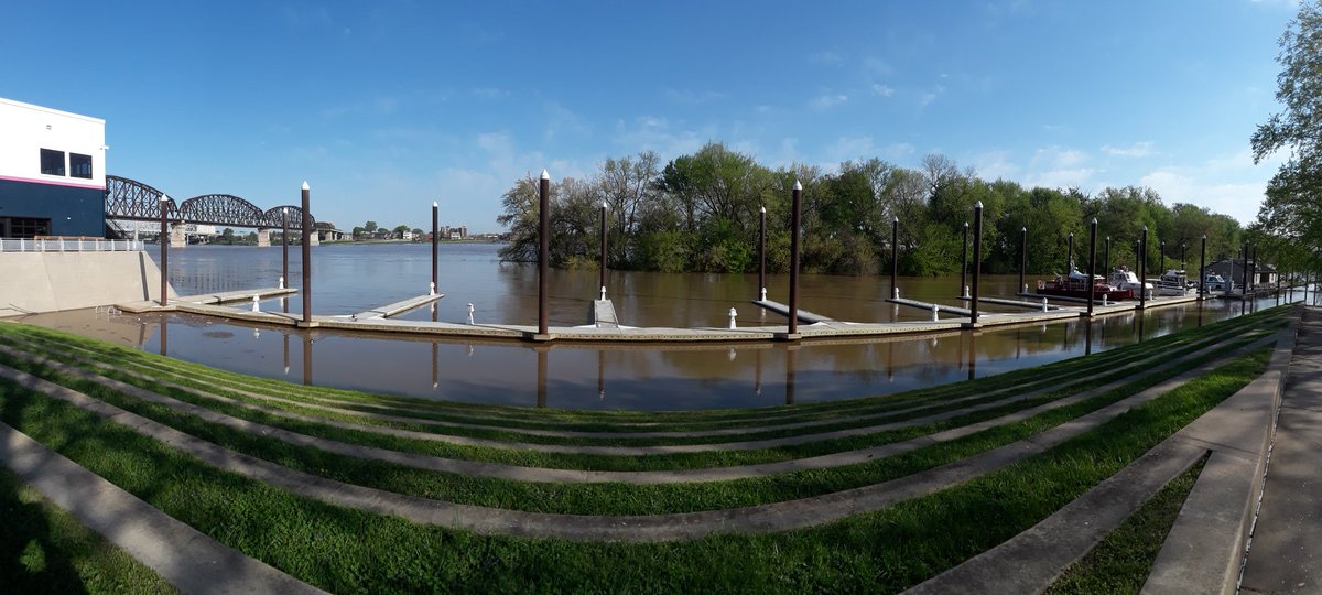 A view from my shack today along the #lewisandclarknationalhistorictrail on the shores of the #ohioriver in #louisvilleky #parksontheair #pota activation #amateurradio #hamradio #cw #morsecode #qrp #FT8