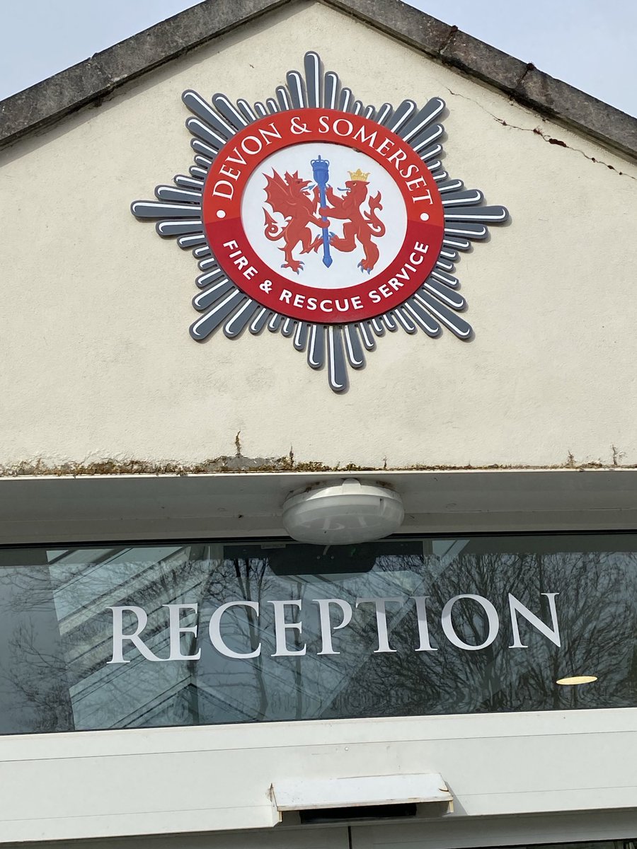 Amazing discussions here today at the EXIT consensus meeting. A share language around extrication of patients at RTCs for all emergency responders, can this be achieved? #EXIT ⁦@ParamedicsUK⁩ ⁦@NFCC_FireChiefs⁩ @Norfolkfire⁩ ⁦@timnutbeam⁩ ⁦@HaldenHB⁩