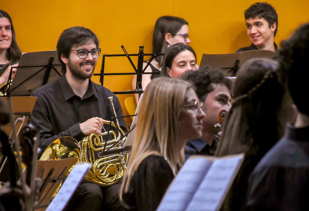 Ex Tulce és l’obra d’Eduardo García, investigador postdoctoral en química computacional a l’ICIQ i doctorat a la #URV, compositor i trompista de l’@OrquestraURV, que es va estrenar dissabte durant el concert conjunt amb la @univgirona  #comunitatURV 👉diaridigital.urv.cat/orquestra-urv-…