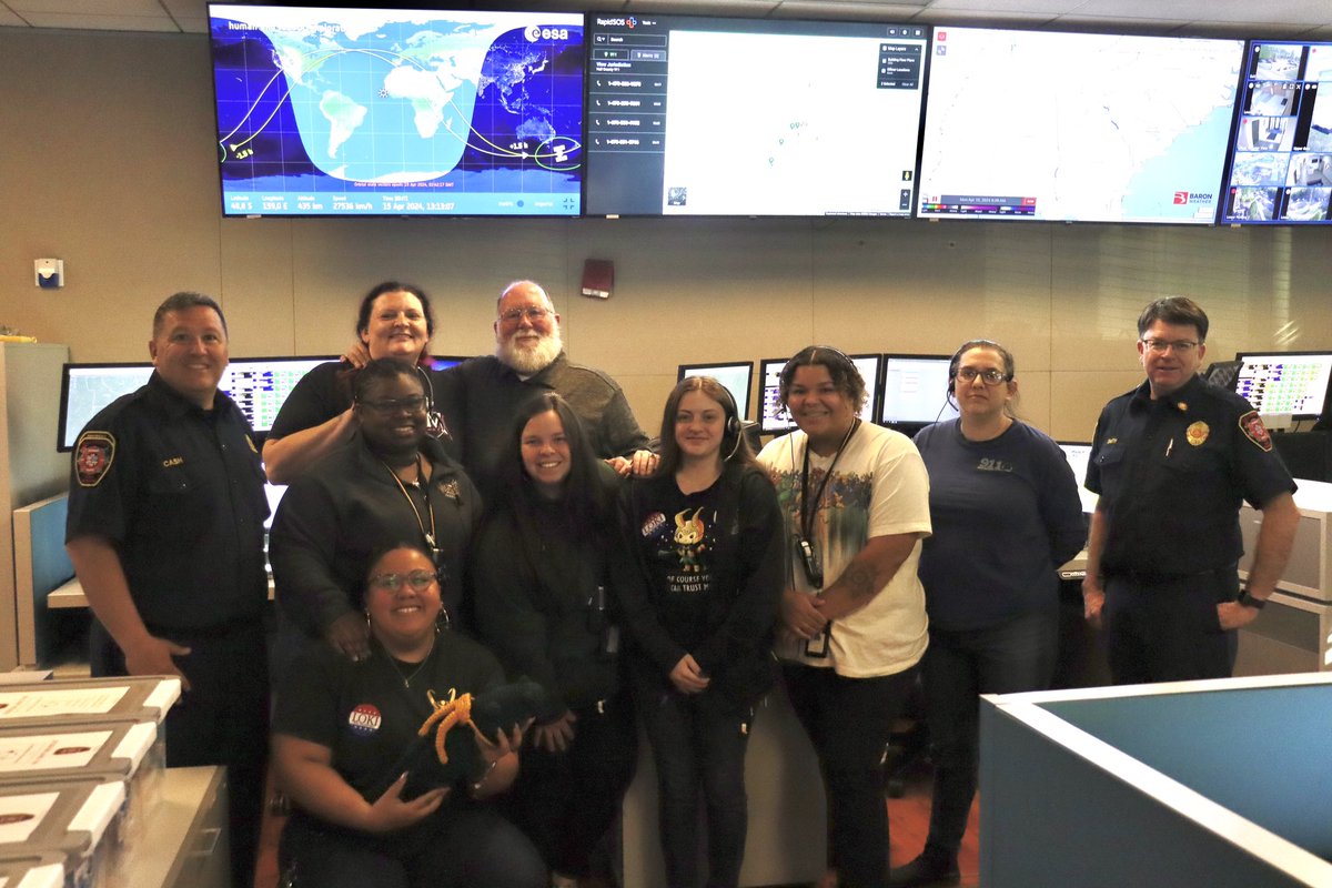 hallcofire's tweet photo. Thank you to all of the Hall County E-911 tele-communicators! Without you we wouldn’t be able to respond to the people of Hall County that have emergencies. We need you and we appreciate you. Happy National Public Safety Telecommunicators Week! 🚑🚒🚔📞🚨#911week #dispatch https://t.co/1wvRiNWQ1L