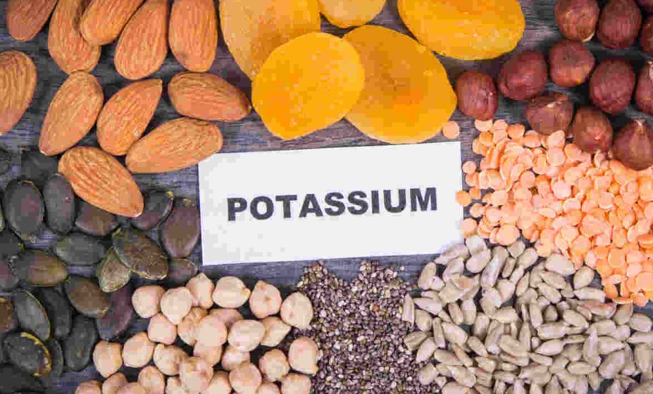 ThipMedia's tweet photo. Potassium (K) is an essential #mineral vital for fluid balance, blood pressure regulation, nerve impulse transmission, and muscle function, including the heartbeat.
Here are some good sources of #potassium - https://t.co/MoS6pqyp1h
#Health #DietTips #DietandNutrition #THIP https://t.co/DV1UyyK0YJ