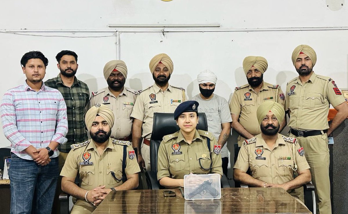 Gunpoint robbery at a jewellery store in PS C-Division has been succesfully traced with recovery of Cash, Weapon and Two wheeler used in the incident. Commissionerate Police Amritsar is committed to proactive policing and a crime free city.

#ActionAgainstCrime