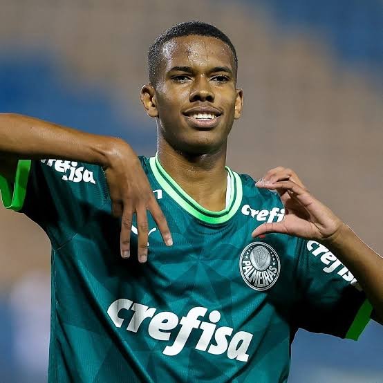 According to Jorge Nicola, Chelsea have put €60m on the table to sign Estevão (€40m plus €20m in bonuses), but Palmeiras are not keen on accepting it, as they believe his price can still go up, and are even thinking about giving him a new contract. {Sport Witness}
