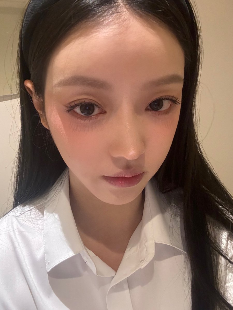 917_archive's tweet photo. 240415 위버스 포스트 #유아

우리 달링이들이 셀카를 좋아하더라구?🍒♥️
🐾🐾🐾😽

#오마이걸 #유아 #YooA https://t.co/sTJApH9LDX