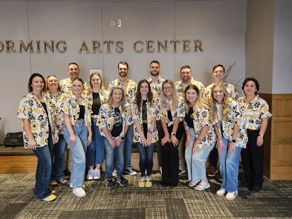 tisa_mason's tweet image. Today 320 sophomores/juniors and their parents will be on campus to learn more about FHSU and our fabulous @fhsuadmissions team is set and ready for their arrival. Welcome future Tigers!