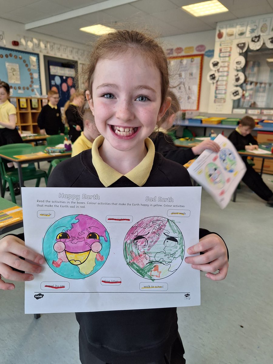Miss Bunting's P3 class had a blast diving into PDMU today, learning about saving our earth! 🌍📚 They explored 'The Undersea Cleaning Spree' before embarking on their environmental task. Inspiring the next generation of eco-warriors! #PDMU #EnvironmentalEducation #SaveOurEarth