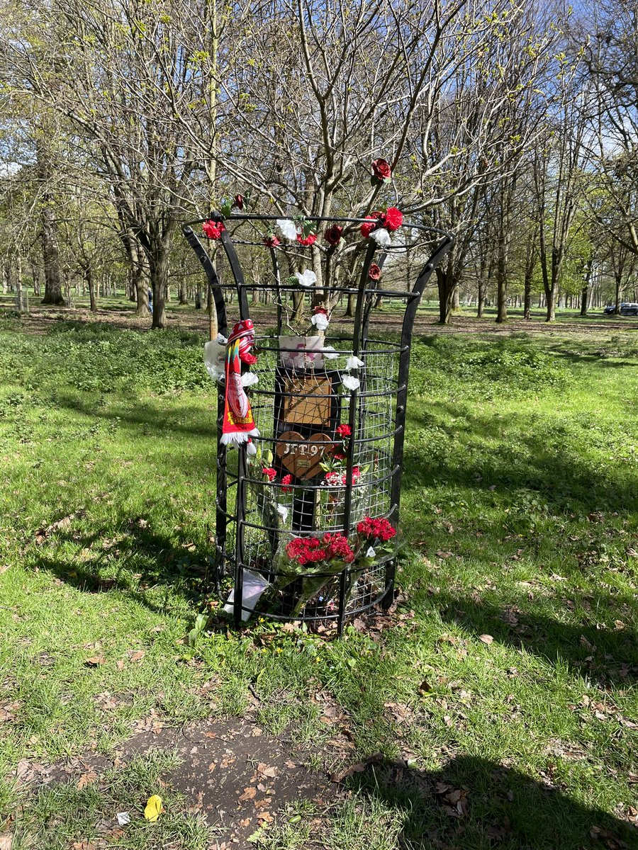 Up in the Phoenix Park in Dublin paying my respects to the 97..YNWA.❤️