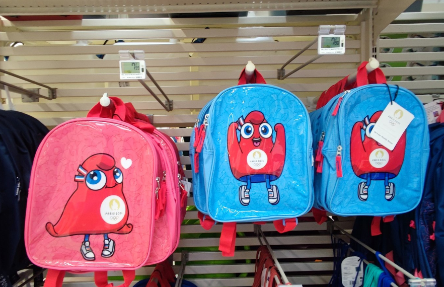 Sur votre site ils sont pourtant proposés au même prix <a href="/CarrefourFrance/">Carrefour</a> 
Le magasin de Rennes-Cesson Sévigné n'a pas eu le mémo #TaxeRose (Sinon on aurait pu éviter la segmentation bleu vs rose, mais c'est un autre sujet... #fatigue🥱)