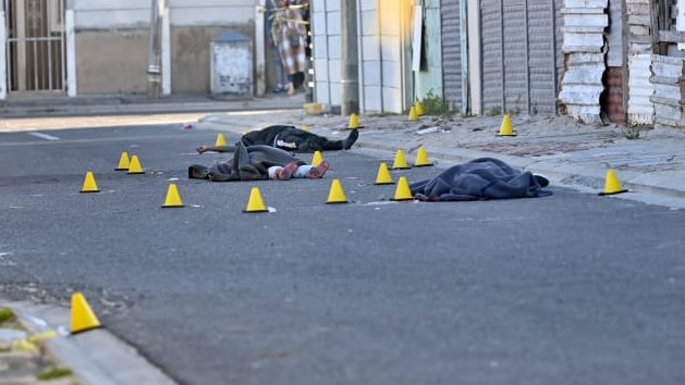 This was Lavender Hill in the Cape Flats over the weekend. Yet another 3 bodies due to gang-violence barely 24 hours before Bheki Cele tells Hanover Park residence that the Cape Flats gets the most police resources. Do you believe him? This scene is a common occurrence in the…