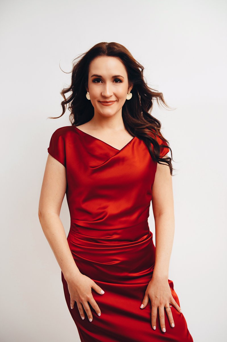 Experience the magic of Carmina Burana with Soprano Erin Morley (@morley_erin) and Orchestre de Paris (@OrchestreParis) on April 17 & 18. More info: philharmoniedeparis.fr/en/activity/co…