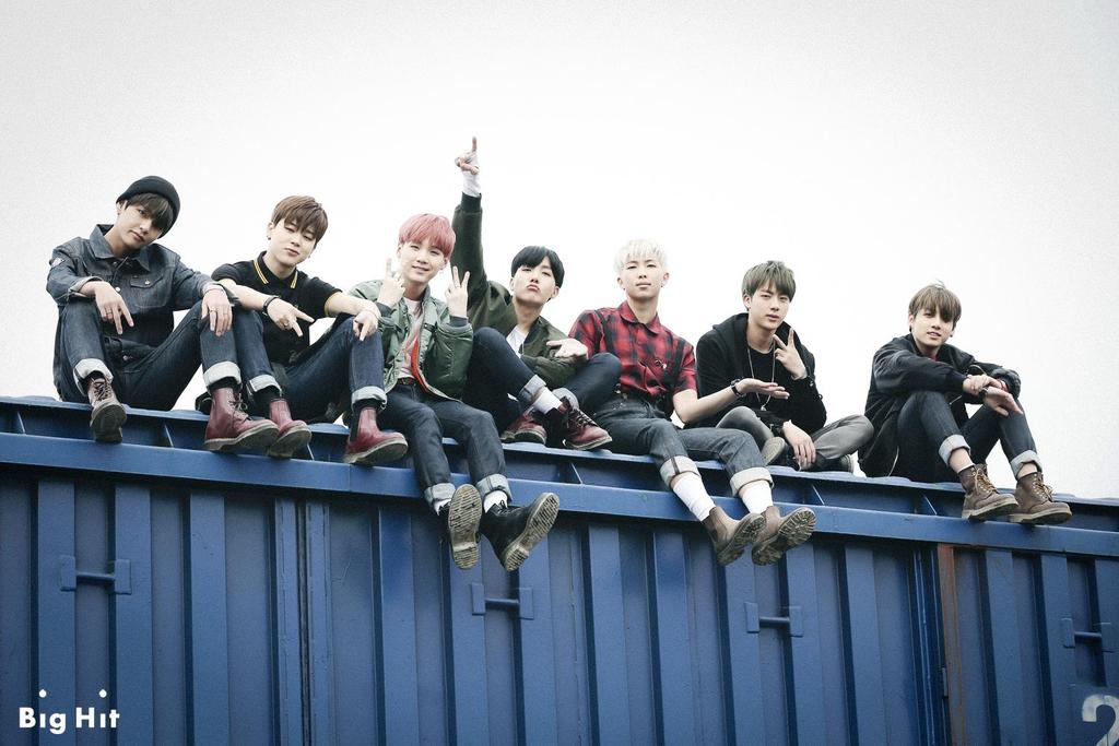 Jayjay_Kv's tweet photo. #ARMYonSpotify
: wallpaper
𖹭; última canción que escuché
𖹭 ; último idol guardado
𖹭 ; cinco mutis que lo hagan
@bejarmot7 @girasol_rm @justus_bangtan @dulset_613 @A_x_jk01 https://t.co/yriJxMpzCR