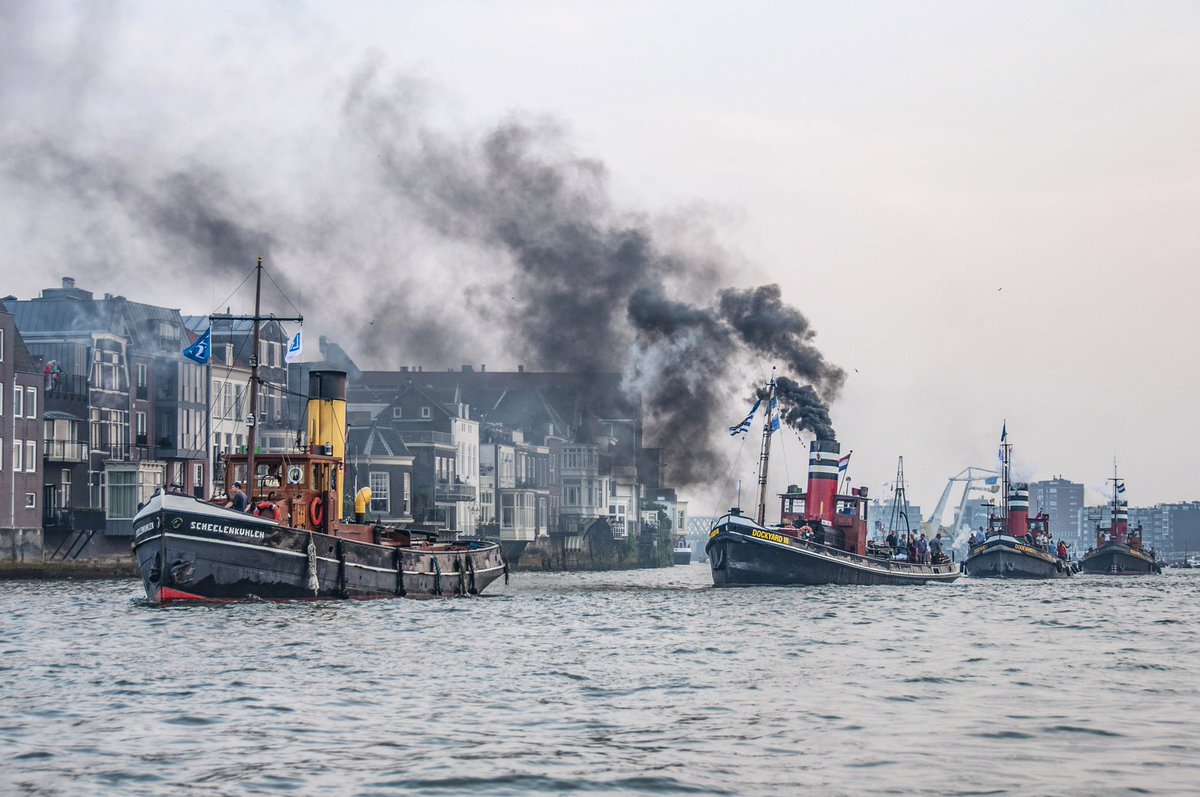 Dordtinstoom's tweet photo. Hebben jullie ook zo’n zin in Dordt in Stoom?

Elk jaar wordt het evenement geopend met de vlootschouw. Hier zijn alle boten in hun volle glorie te zien!

Kijk voor het volledige programma op https://t.co/fbOEQjuyXp https://t.co/SeDXPtagh6