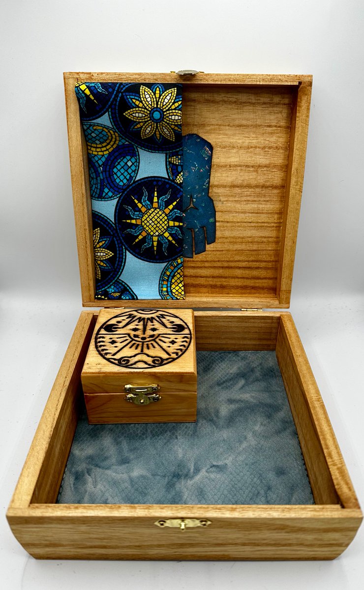 ValkyrieTotems's tweet photo. Wise and swift, the Monk dice box is a stunning blow at any table! 

Decorate your gaming lair with one of our wondrous wood plaques. Several designs to choose from! 

See it all @Calgaryexpo  Artist Alley A5712! 

#calgaryexpo #dnd #monk #nerd #decor https://t.co/y7Fl0SVSUS