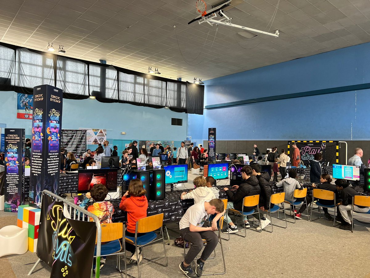 Ce week-end, plus de 2 000 personnes ont participé au Lagny Play the Game à @VilledeLagny l’événement autour du jeu vidéo, qui a réunit petits et grands. Un grand merci aux services municipaux pour cette très bonne organisation ainsi qu’à notre partenaire @MastersClashEU