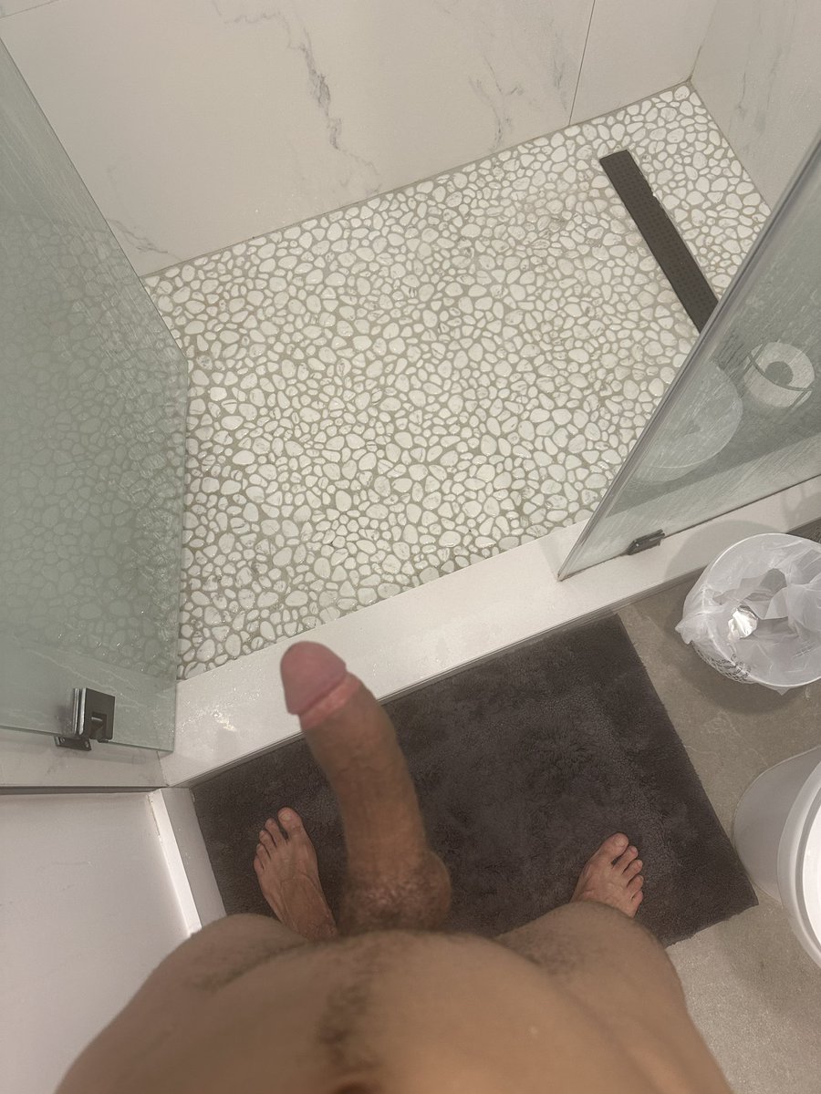 arabfeetlover's tweet photo. Meet me in the shower 🚿 https://t.co/m0faVNDe9M