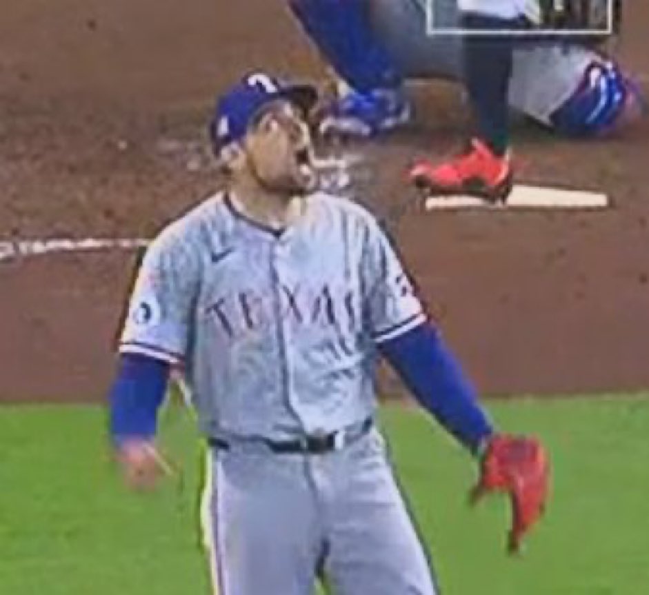 michaelschwab13's tweet photo. Nathan Eovaldi in the middle of the night when he had a nightmare about Jose Altuve https://t.co/wtXk0ixSOa