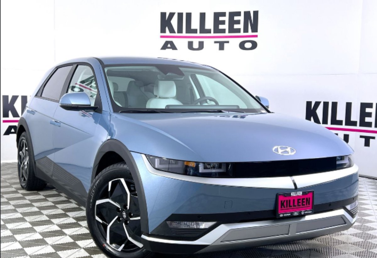 Get ready to get moving in the new week with a NEW CAR! Who's ready to make Monday mornings more fun? Come see us!! 🚗 KilleenHyundai.com
#Killeen #killeentexas #killeentx #TheDealsAreReal #supportourveterans #supportourtroops #killeenhyundai