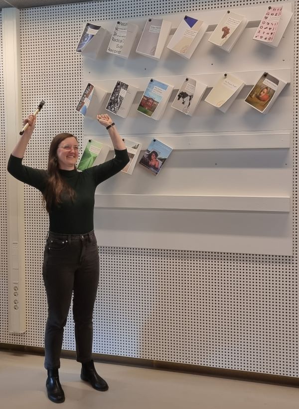 pol_LU's tweet photo. Today Christie Nicoson nailed ('spikade') her doctoral thesis "Peace in a Changing Climate: Caring and Knowing the Climate-Gender-Peace Nexus"! Her public defence takes place on 26 April at 10.15 am, in Eden's auditorium. @cjnicoson 
https://t.co/VWUnxyUAw5 https://t.co/kwxIijm2KI