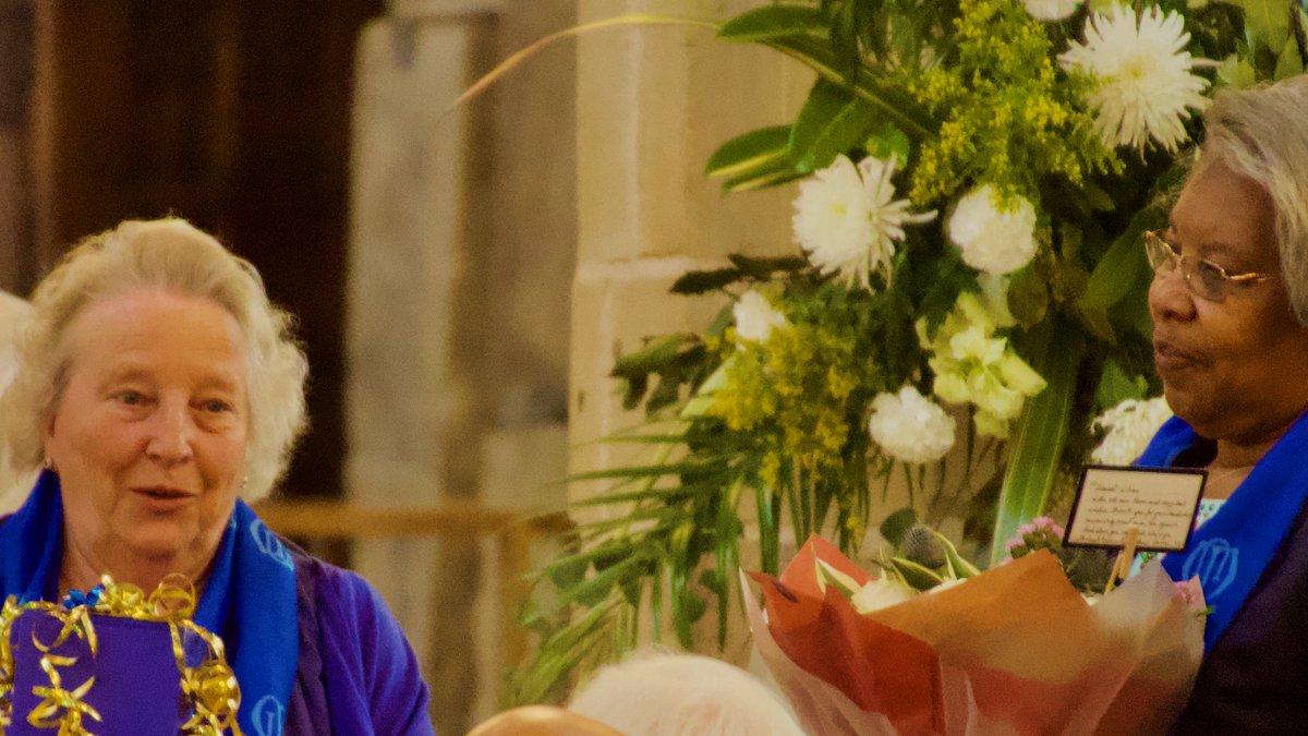 A real joy to welcome @BishopWakefield and @RevdTimStevens last week to admit new @MothersUnion members and present thank you gifts and long service certificates @WakeCathedral