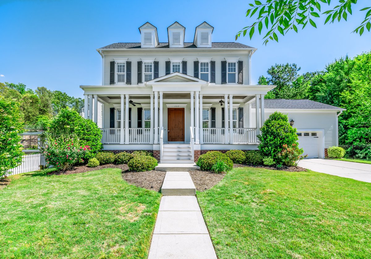 10 tips to sell your home for more money | Blue Orchid Realty, Cary Full Service Real Estate Firm   #CaryRealtor #NCRealEstate #CaryNC #ListingYourHome #ListingAgent

blueorchidrealty.com/post/10-tips-t…