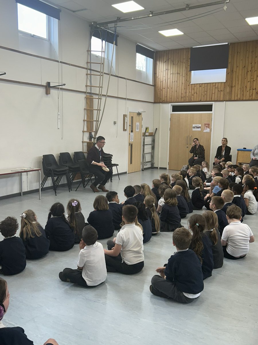 It’s been a very musical first day back at Thameside! Our Year 4 class had their very first whole class violin lesson and everyone enjoyed a fantastic singing assembly led by Mr Campbell!!  <a href="/ValeAcadTrust/">Vale Academy Trust</a> 🎻🎼🪘