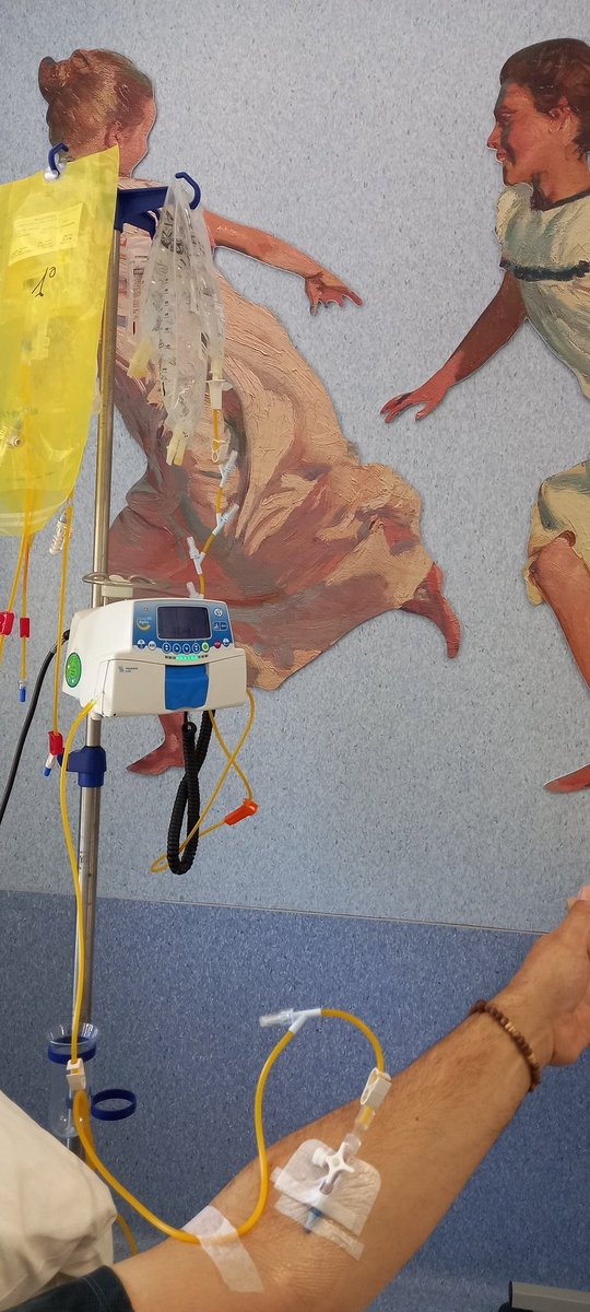 pepemontesrin's tweet photo. Que suerte tenemos con nuestra SANIDAD PÚBLICA.
Cierto que hay deficiencias y muchas cosas que mejorar pero aquí estoy enchufado a un suero y atendido con profesionalidad.

Empiezo hoy con fuerza mi primer ciclo de Quimioterapia con todo el apoyo de mi familia 🥰 y much@s amig@s. https://t.co/P27TxHSY3b