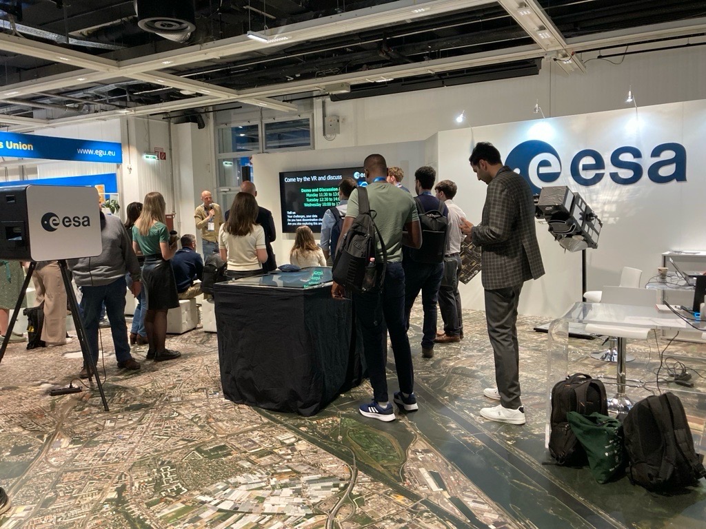 If you pass by our booth at #EGU24 (Hall X2, stand X202, between @EuroGeosciences and @googleearth Engine ones) don't forget to take a pic at the Photo Booth and post it using the #ESAatEGU hashtag. Looking forward to see how much fun you are having!