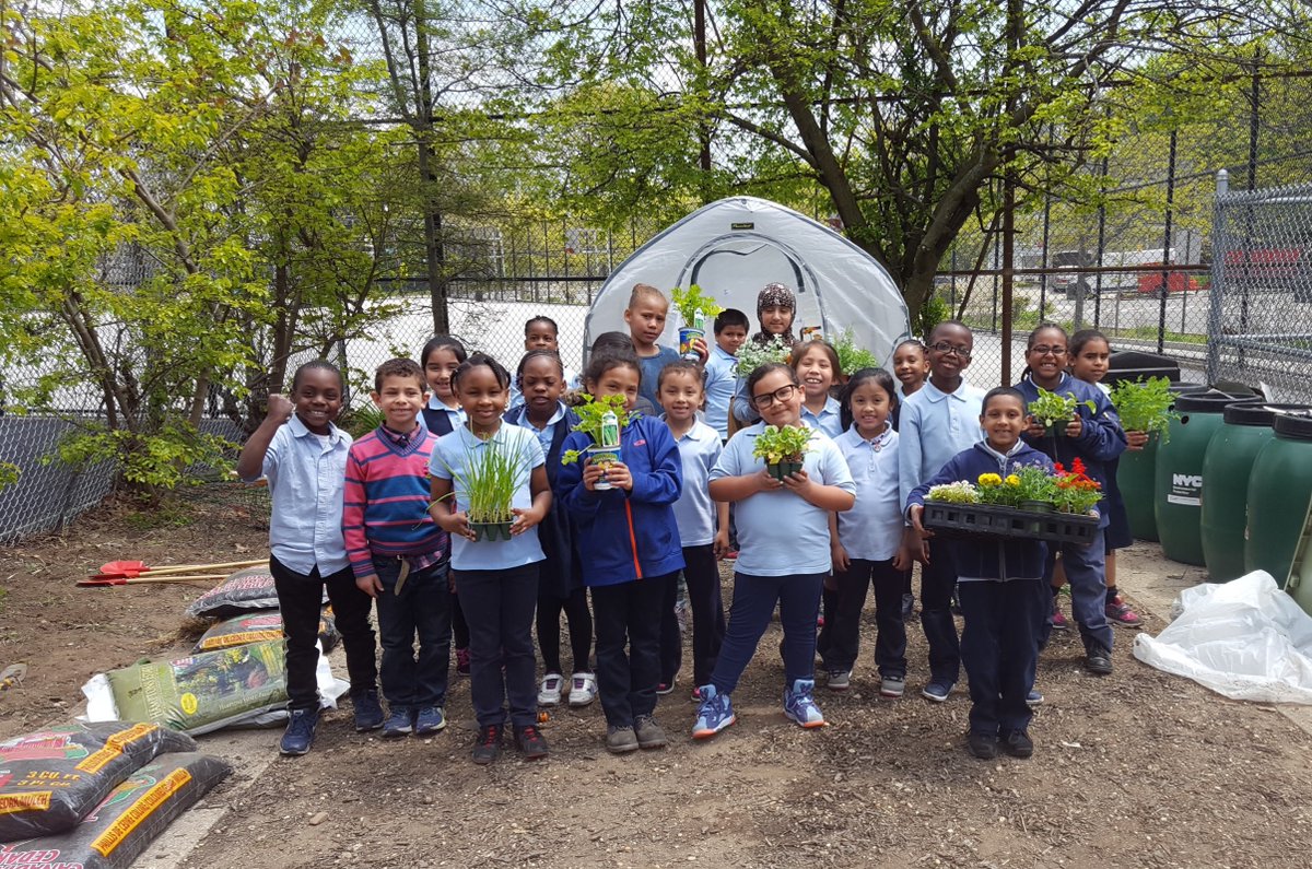 Mark your calendars! Our next #ClimateActionDays is this Wednesday, April 17. The theme is Health, Wellness and Green Spaces. We are proud to be part of the citywide commitment to keep our communities clean, green, and safe. 🌞 📸: P.S. 104, The Bays Water School