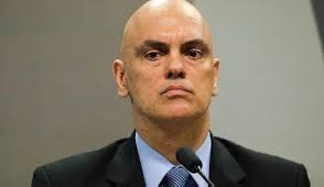 NewsLiberdade's tweet image. 🚨 URGENTE - 𝕏 (Ex-Twitter) envia para Alexandre de Moraes ofício com pedido do Congresso dos EUA 

O pedido é para ter acesso a “todas as ordens” que foram emitidas por Moraes “referentes ou relacionadas à moderação, exclusão, suspensão, restrição ou redução da circulação de…