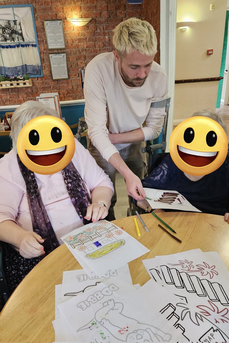 Back with my favourite #elderly crew this morning. #drawing and colouring with the help of my trusty crutches 🎨🖌️