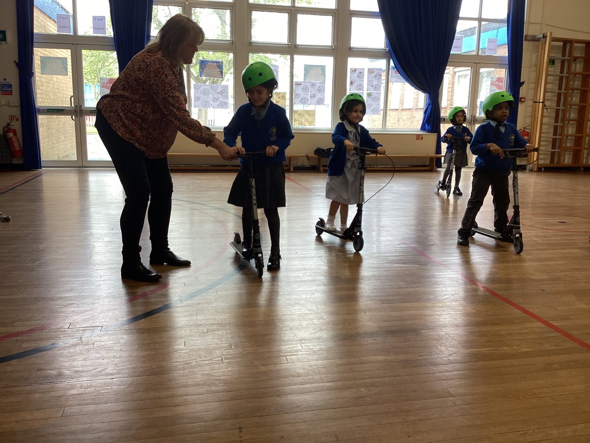 Year One enjoyed their first session of Skoot School this morning @Liverpool_SSP