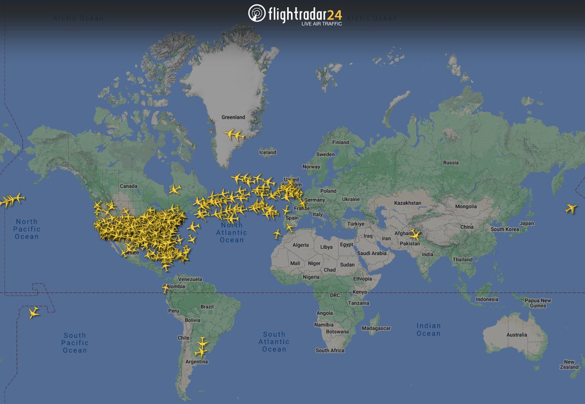 Two major global airlines celebrate their birthdays today. @AmericanAir was founded on April 15, 1926. @AerLingus was founded on the same day a decade later in 1936. Here's a snapshot of their airborne aircraft we're tracking. 🇺🇸🇮🇪