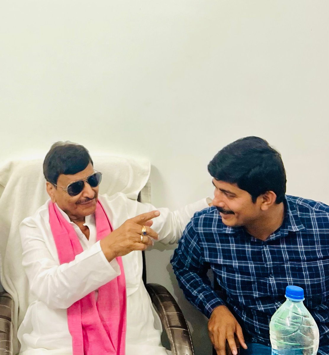 JaysinghYa's tweet photo. आज बदायूं लोकसभा प्रत्याशी श्री आदित्य यादव जी के नामांकन कार्यक्रम में आदरणीय श्री शिवपाल सिह यादव जी,आदरणीय श्री धर्मेंद्र यादव जी के साथ..

श्री अखिलेश यादव जिंदाबाद 
समाजवादी पार्टी जिंदाबाद https://t.co/VVB8f99Pvr