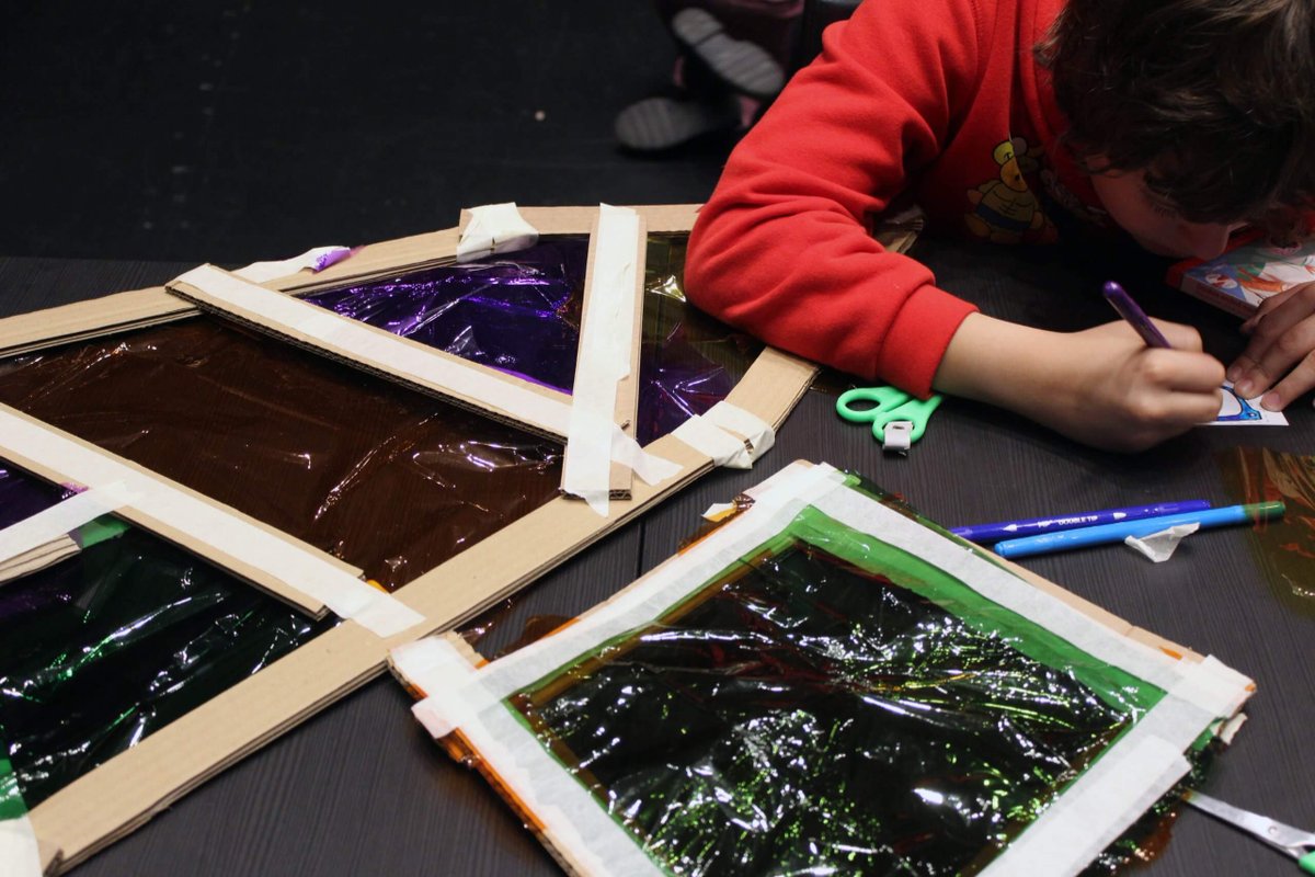 ¿Te apetece ver #LosGuapos, #LosGatosMuerenComoPersonas o #PrimeraSangre?

Llegan los últimos espectáculos de la temporada y, con ellos, nuevos talleres de conciliación. Disfruta de nuestras funciones mientras tus peques aprenden en el #Dramático. 

➕Info:bit.ly/TalleresConcil…