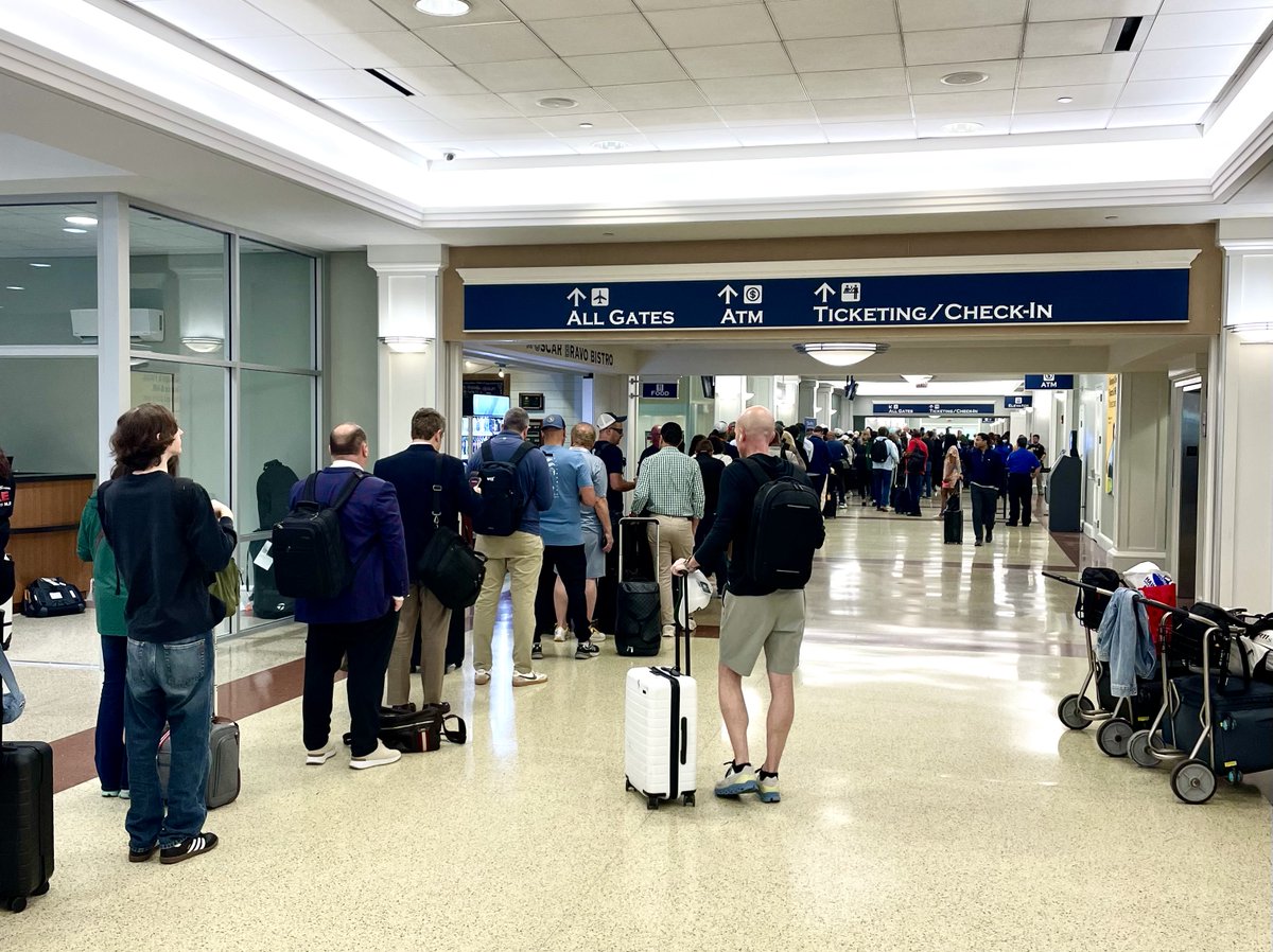 Many travelers are preparing to leave our city after the #Masters Tournament. Please arrive at least 3 hours before your departure time during this time. #mastersweek #golf #augustaga #loveaugusta #augustaairport #augustaregionalairport #flyags #ags #flythereflyhome